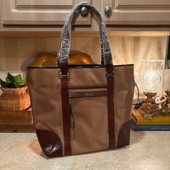 Simply G Handbags - Stylish Brown Shoulder Bag with Leather Trim and Comfortable Handles nwot
